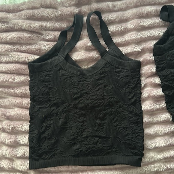 NS8318 - NWT Nikibiki Lace V Neck Top - Picture 3 of 3